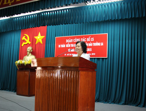Đồng chí Trương Mỹ Hoa, nguyên Ủy viên Trung ương Đảng, Phó chủ Tịch nước cộng hòa XHCN Việt Nam Phát biểu căn dặn và tiễn đoàn công tác số 15 trước khi tàu HQ 571 rời bến cảng Cát Lái.